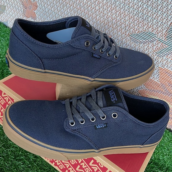 Vans Men’s Atwood
(12 Oz Canvas) Navy/Gum
VN000XB0D8F
Sneakers - Picture 11 of 16